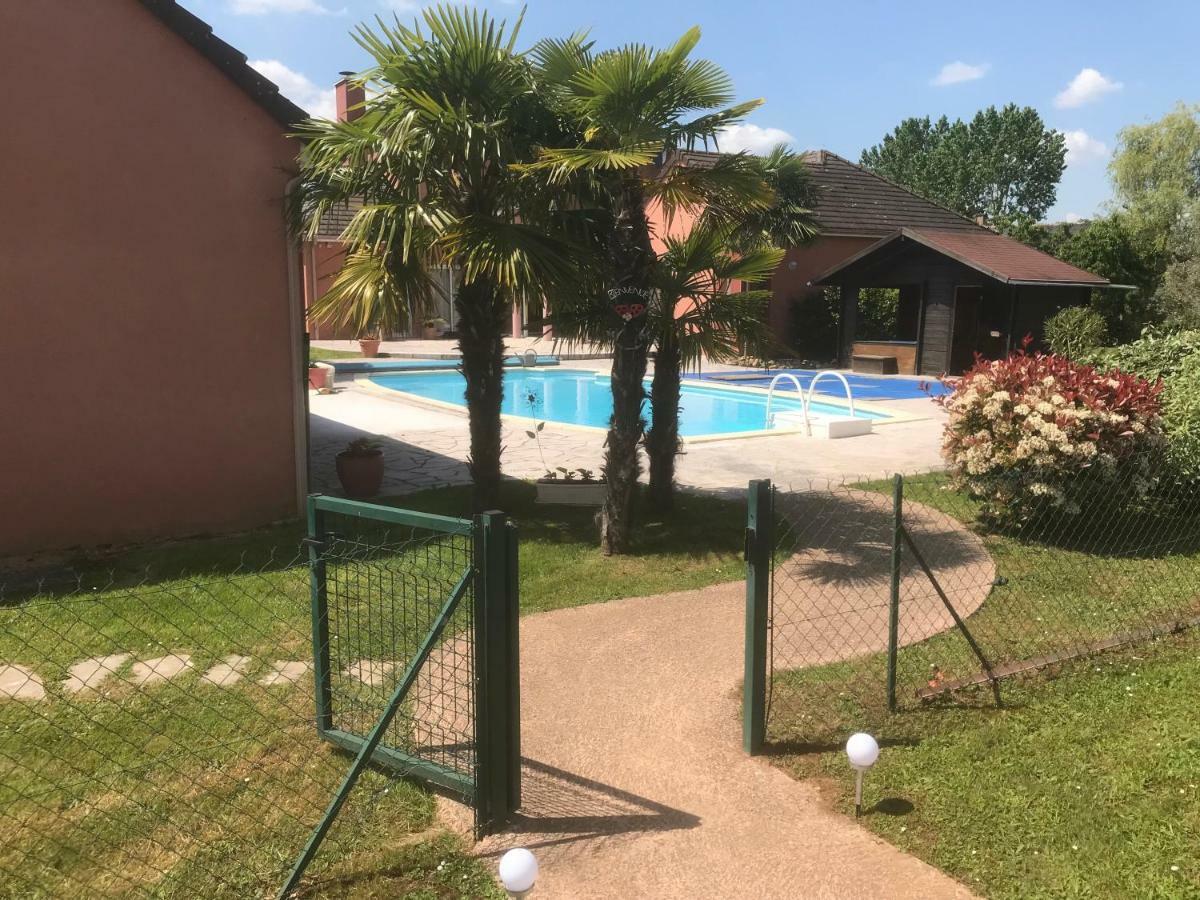 Chambres D'Hotes La Coloniale Varetz Zewnętrze zdjęcie