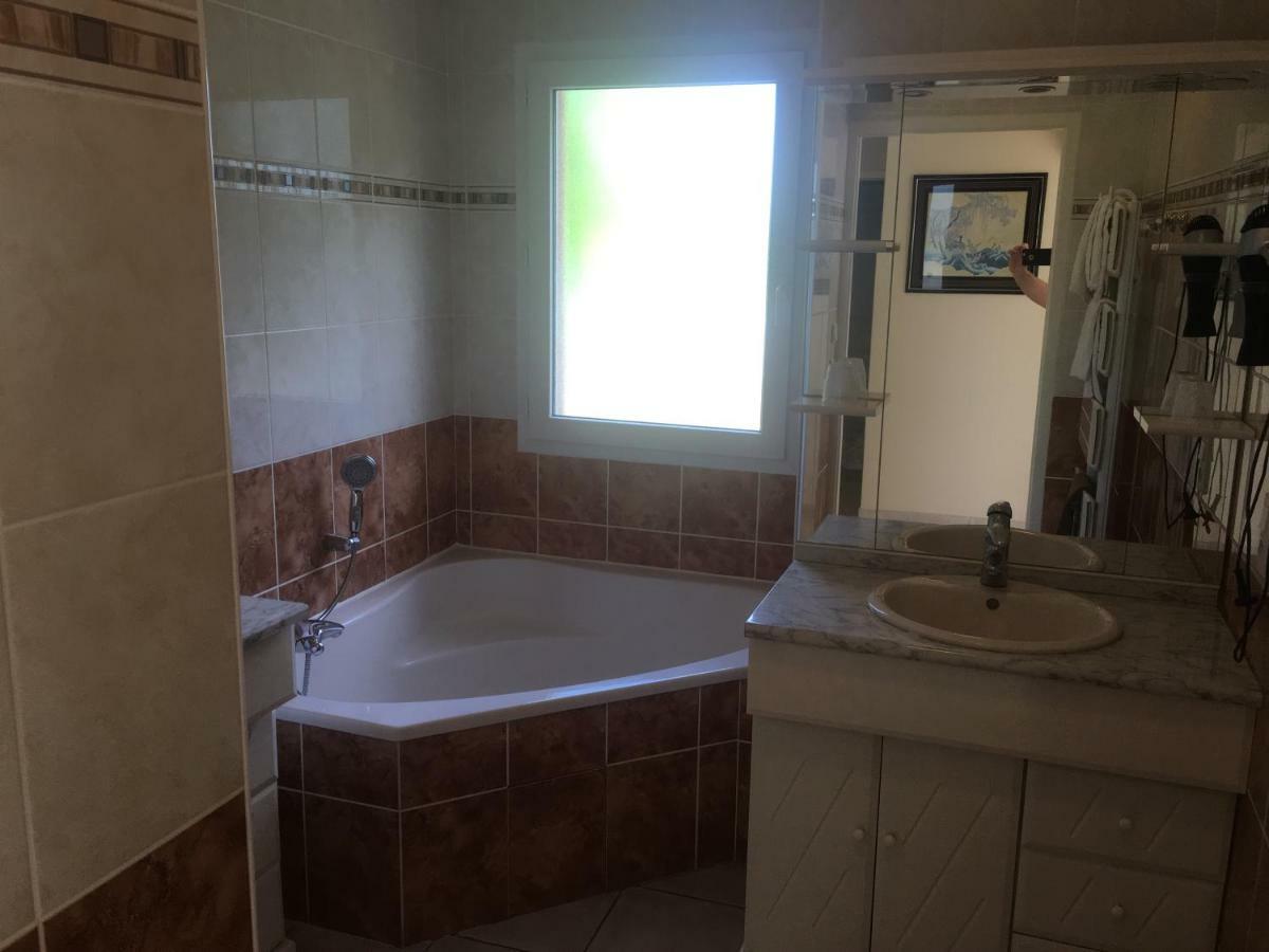 Chambres D'Hotes La Coloniale Varetz Zewnętrze zdjęcie